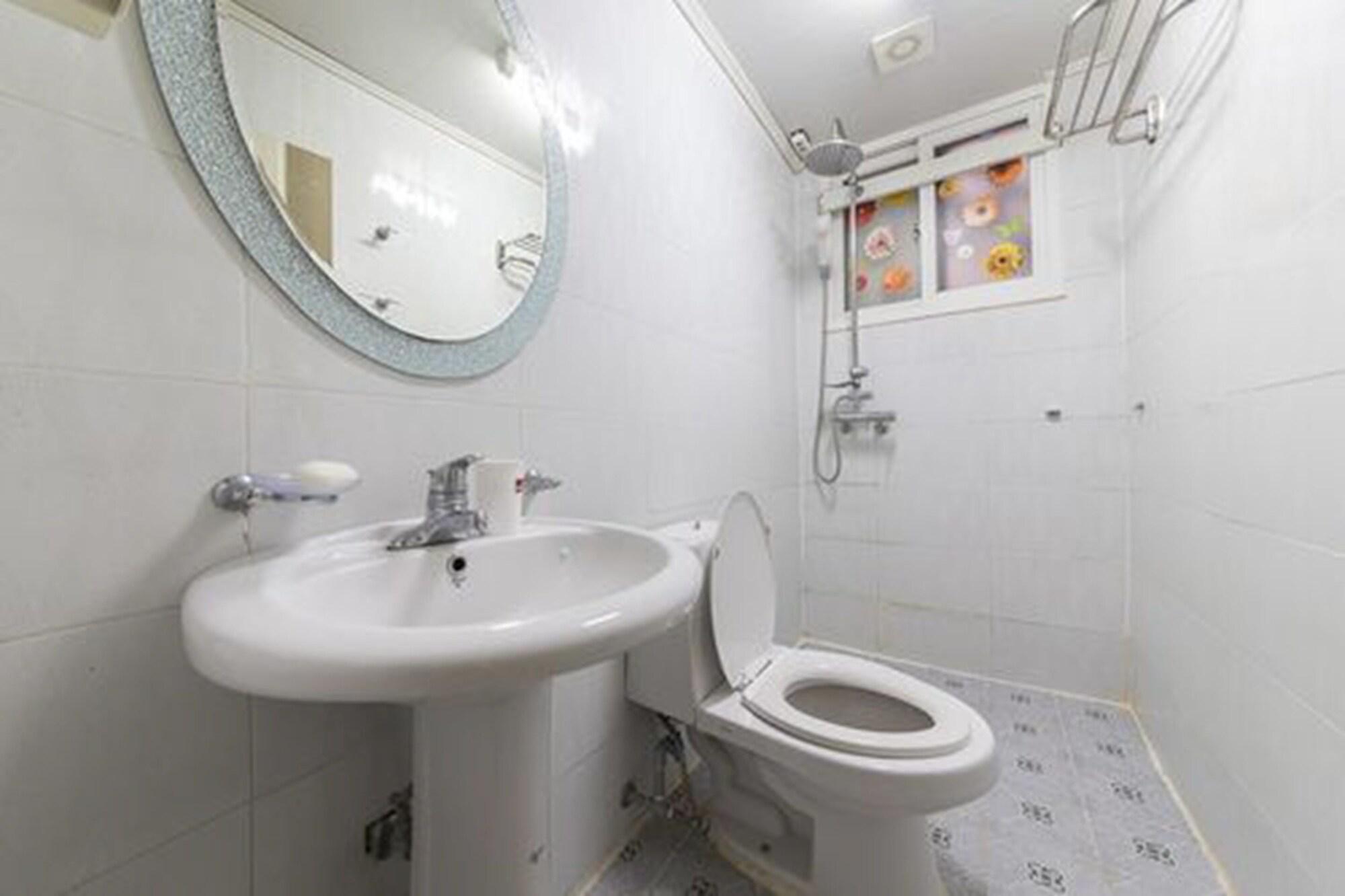 Hostel Metro Seoul Bagian luar foto